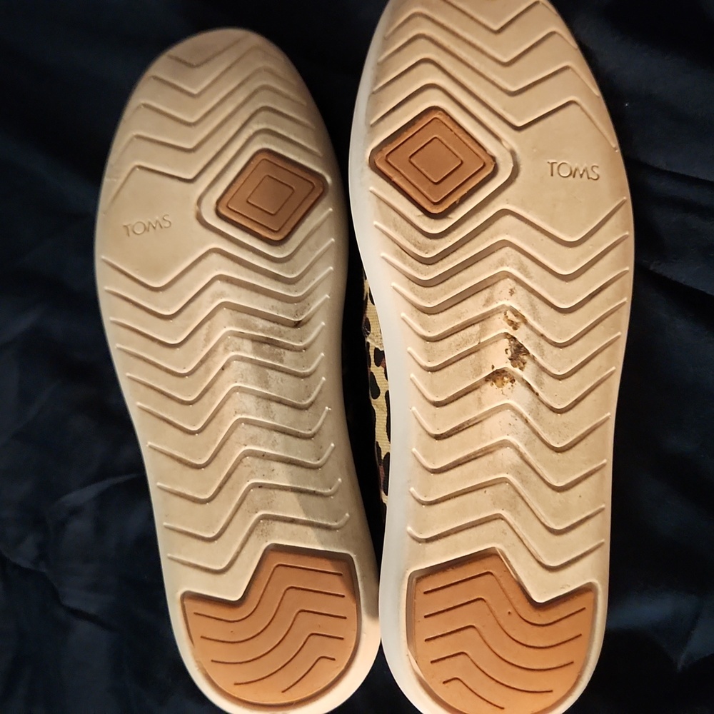 Toms - Picture 3 of 4